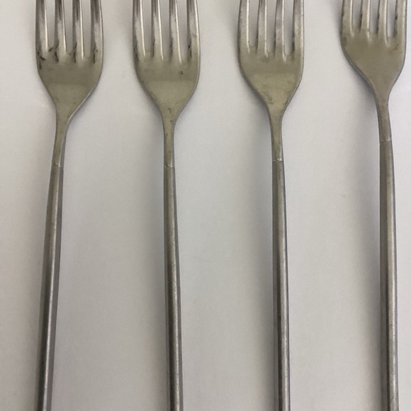 Guy Degrenne Flatware Set of 8 Forks - Picture 4 of 11